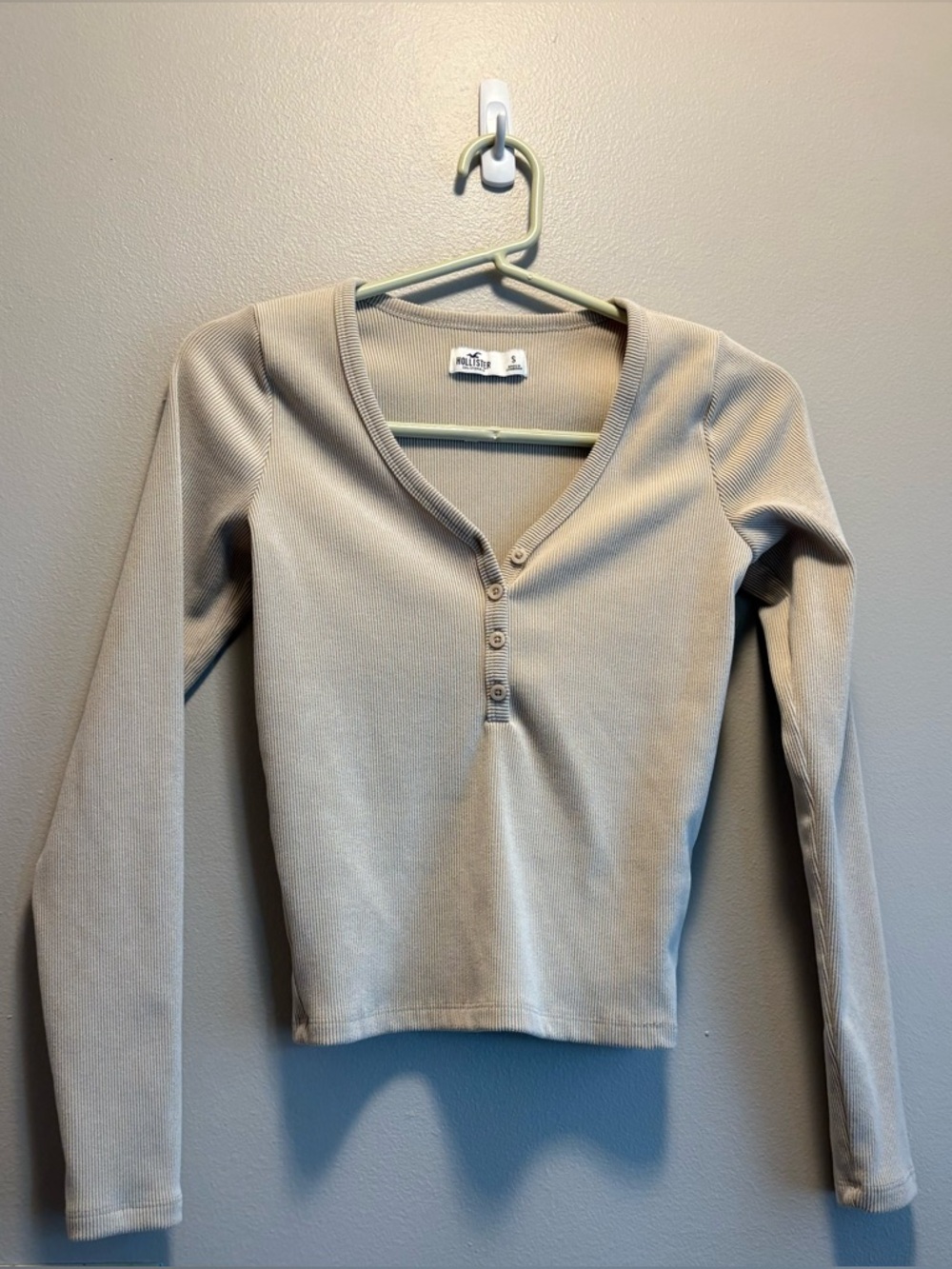 Hollister Ribbed Henley Top | Long Sleeve Crop | Beige | Size Small